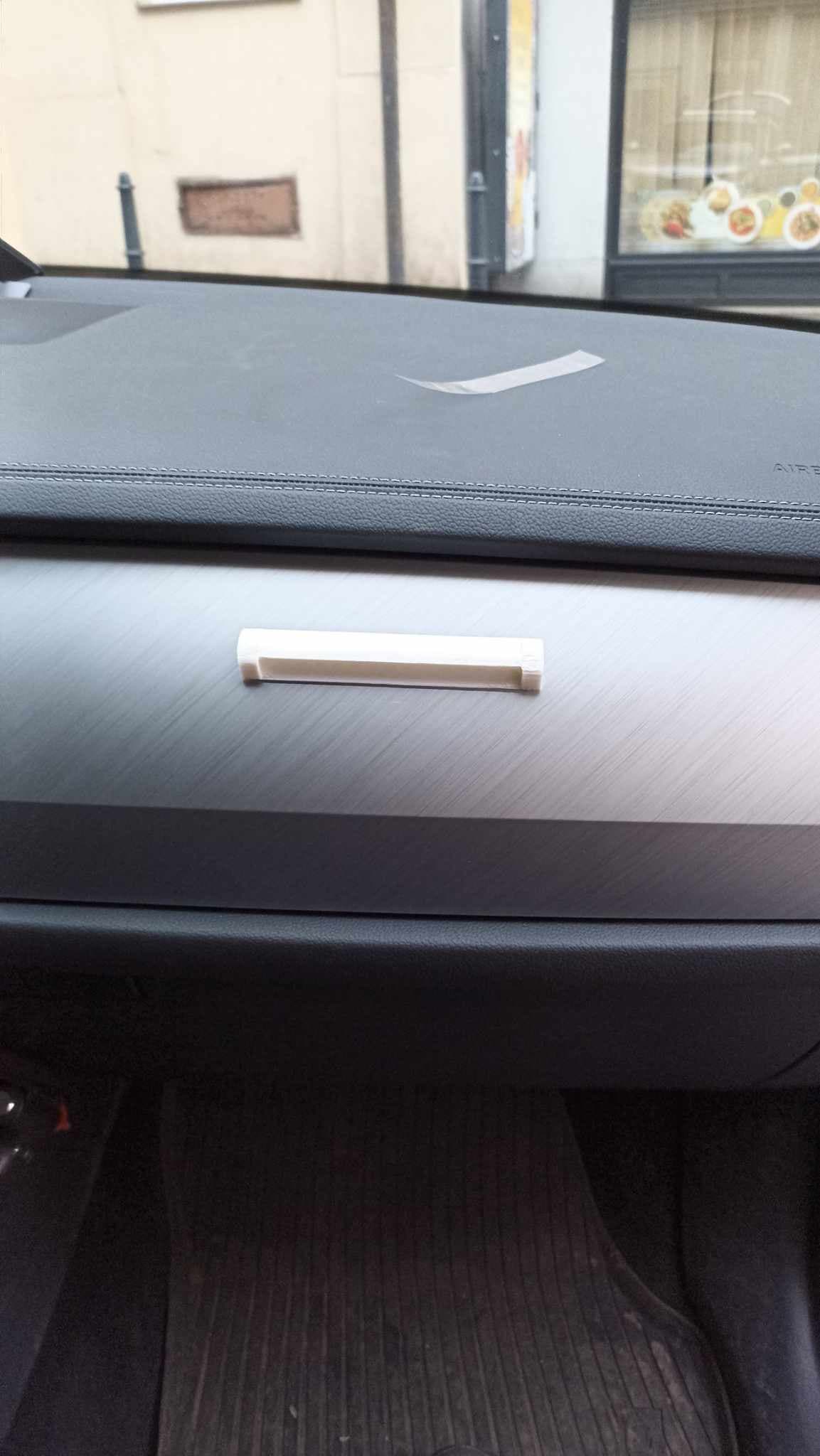 Suporte para tablet no banco do carro